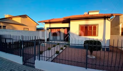 Casa com 3 quartos à venda na Rua Pedro Bitencourt, 22, Urussanguinha, Araranguá por R$ 460.000