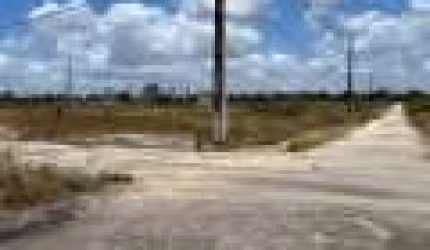 Terreno de esquina, medindo 200m², pronto para construir!