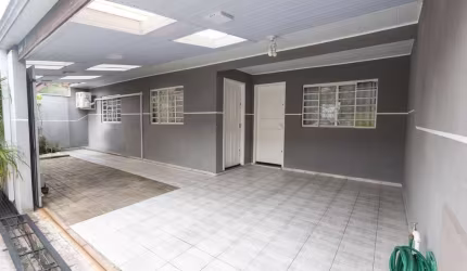 Casa à venda com 2 dormitórios  por R$ 350.000 - Bairro Alto - Curitiba/PR
