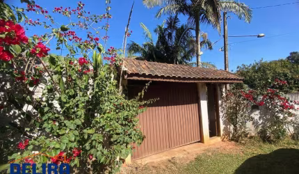 Chácara para Venda - 980 m² com Duas Casas e Piscina