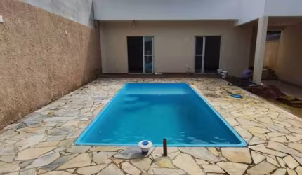 Casa a venda com uma ótima localização, aceita Financiamento Bancário