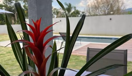 Casa em Atibaia escriturada, aceita financiamento bancário.