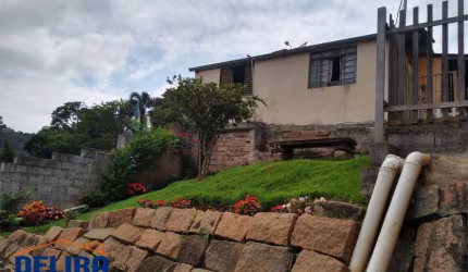 Casa com quintal grande e espaçosa já escriturada!