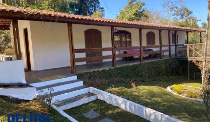Sítio com ótima localização em Atibaia, escriturado.