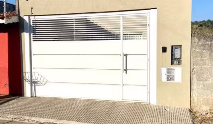 Casa à venda mobiliada, com uma ótima localização em Atibaia.