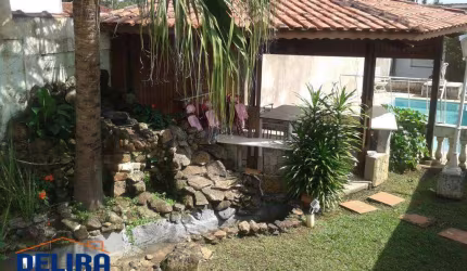 Casa em Atibaia com ótima localização, piscina e área gourmet.