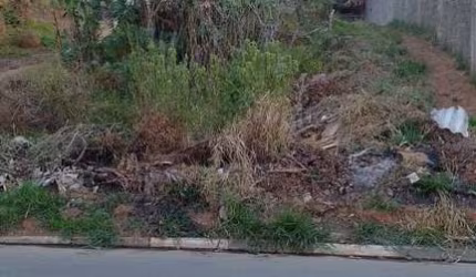 Terreno a venda com platô e projeto aprovado pela prefeitura.