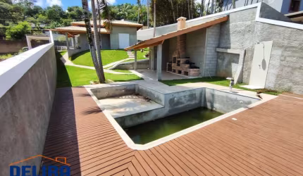 Casa à venda em Mairiporã apta a financiamento bancário.