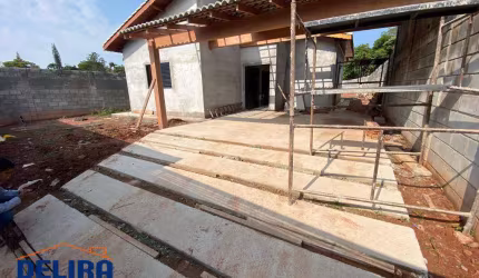 Chácara com piscina, aceita financiamento bancário.