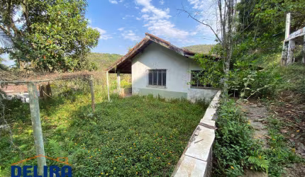 Sítio com Três Casas: Um Refúgio Familiar Completo em Meio à Natureza!
