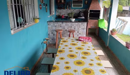 Chácara Espetacular com Casa Aconchegante e Ambiente Natural