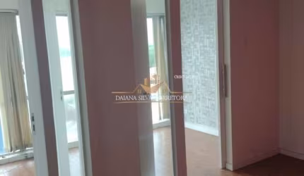 Sala comercial Jardim do mar, com divisória e banheiro privativo.