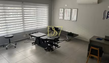 SALA TERREA PARA ALUGAR - PROXIMO AV KENNEDY - 80² COM 2 VAGAS