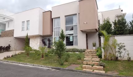 Casa Alto Padrão em Condomínio Fechado - Santa Felicidade