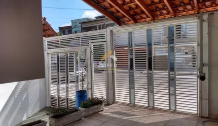 Casa com 3 quartos à venda na Rua Maria Celestina dos Santos Ramos, 771, Jardim Maringá, Campinas, 218 m2 por R$ 460.000