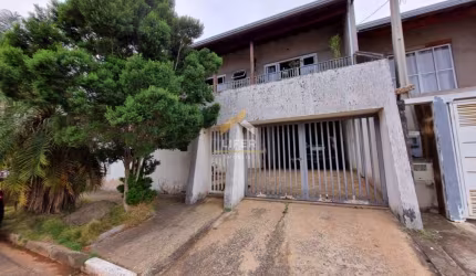 Casa com 3 quartos à venda na Rua Harley Salvador Bove, 380, Parque Jambeiro, Campinas, 250 m2 por R$ 750.000