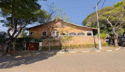 Casa com 4 quartos à venda na Rua Visconde de Cairu, 225, Vila Anhangüera, Valinhos, 327 m2 por R$ 1.590.000
