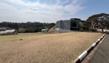 Terreno em condomínio fechado à venda na Alameda Itajubá, 820, Villa Lombarda, Valinhos por R$ 990.000
