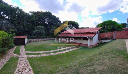 Chácara / sítio com 3 quartos à venda na Rua Crista de Galo, 1, Vale da Santa Fé, Vinhedo, 240 m2 por R$ 1.290.000