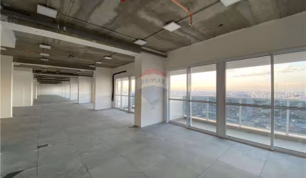 Laje coorporativa com 650 m² para alugar, no bairro Baeta Neves em São Bernardo do Campo divisa de Santo André.