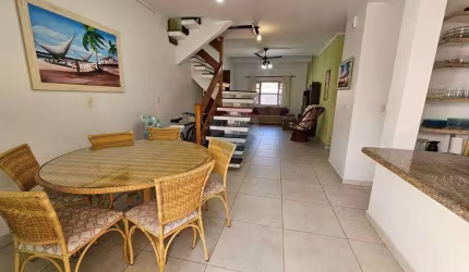 Sobrado no Balneário Três marias em Peruíbe/SP.