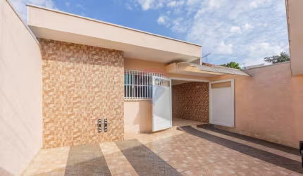 Casa térrea ampla no bairro Olímpico em São Caetano do Sul