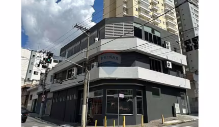 Oportunidade Única! Prédio Comercial com 3 Pavimentos e Infraestrutura Completa.