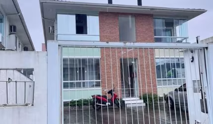 Apartamento com 2 quartos à venda na Rua Marcio Antônio de Souza, 137, Nova Palhoça, Palhoça, 60 m2 por R$ 330.000