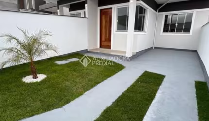 Casa com 2 quartos à venda na Rua Acedino Machado, 24, Bela Vista, Palhoça, 49 m2 por R$ 325.000