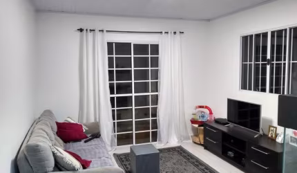 VENDE-SE CASA TERREA