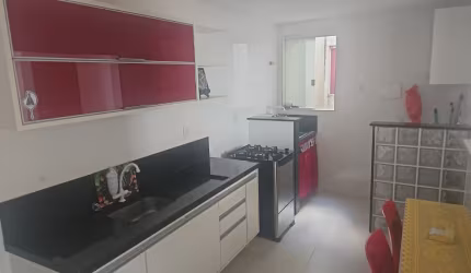 Apartamento 2/4  com suíte reformado em Itapuã.