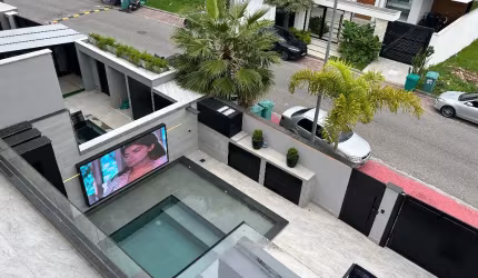 Excelente Casa com 4 Suítes