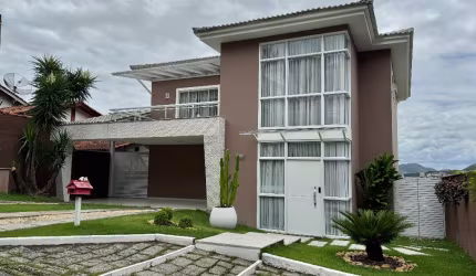 Vendo Excelente Casa Estilo Americano Com 4 Quartos No Anil