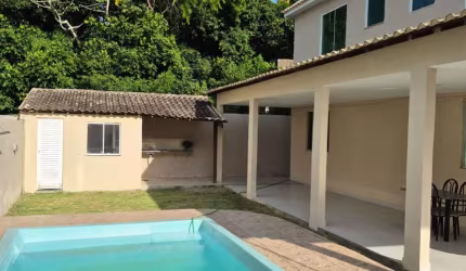 Excelente Casa com Piscina e 2 Quartos Em Vargem Grande