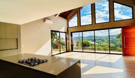Casa com 290m² com 2 quartos e terreno de 405m²