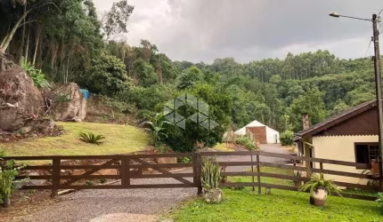 chácara com vista e richo na Serra Gaúcha
