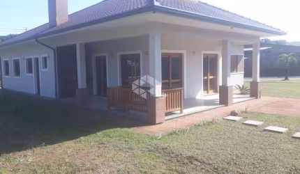 Belissima casa 3D em condominio fechado