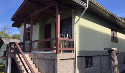 Casa de 160m2 com amplo terreno