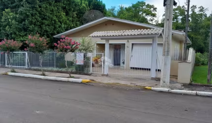 Linda casa com Piscina