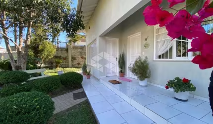 Casa ampla com paisagismo