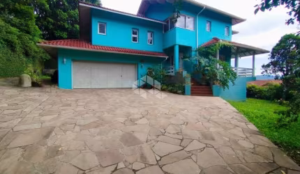 Casa de Esquina com Quiosque à Venda em Nova Petrópolis