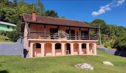 Sítio de 4.227,60 m² com  Casa, Piscina e Poço Artesiano