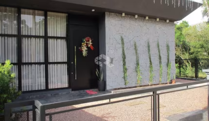 Casa estilo contemporâneo  no bairro Linha Imperial.