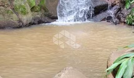 Área de terras com 5,7 hectares com cachoeiras na serra gaúcha.