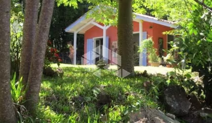 Chácara com moradia em área rural localizada na serra gaúcha, divisa com Nova Petrópolis e Caxias do Sul.