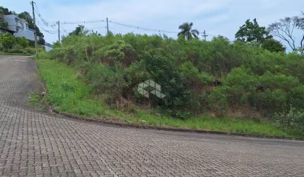 Terreno em bairro nobre de 610,92 m2 com vista panorâmica na serra gaúcha .