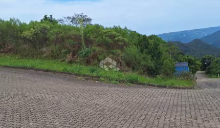 Terreno em bairro nobre de 610,92 m2 com vista panorâmica na serra gaúcha .