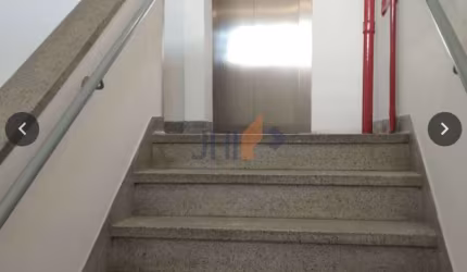 Conjunto comercial com 208 m² na Lapa para locação