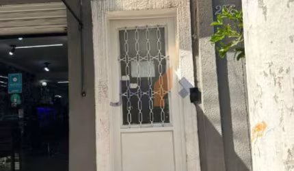 Casa assobradada com 250 m² em Pinheiros para locação