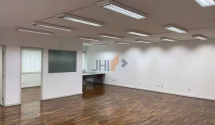 CONJUNTO COMERCIAL REFORMADO, UMA VAGA